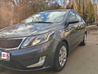 2014 Kia Rio III, серый, 830000 рублей, вид 4