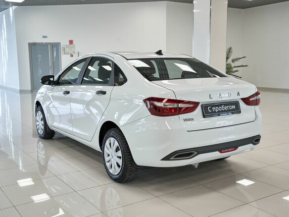 2024 Lada (ВАЗ) Vesta I Рестайлинг (NG), белый, 1120000 рублей - вид 3