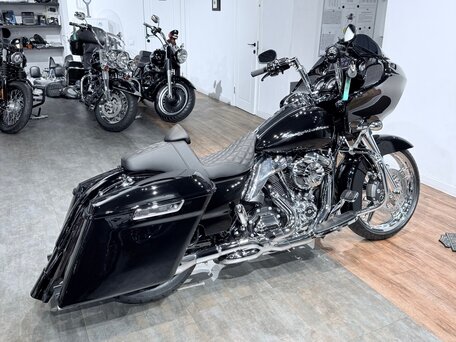 2017 Harley-Davidson Road Glide Special, чёрный, 1899000 рублей, вид 4