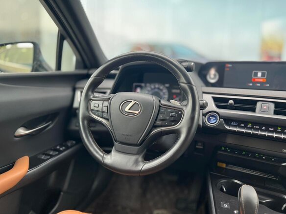 2022 Lexus UX 300e I, зелёный, 2152000 рублей - вид 10