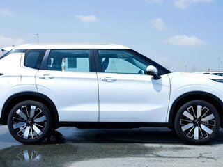 2026 Mitsubishi Outlander IV Рестайлинг, белый, 6370290 рублей, вид 2
