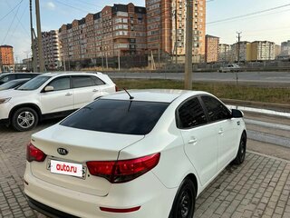 2016 Kia Rio III Рестайлинг, белый, 595000 рублей, вид 4
