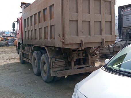 2022 Sinotruk Howo ZZ3327, красный, 2830000 рублей, вид 5