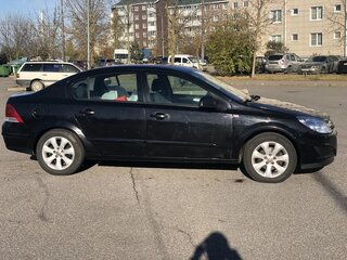 2010 Opel Astra H Рестайлинг, чёрный, 450000 рублей, вид 2