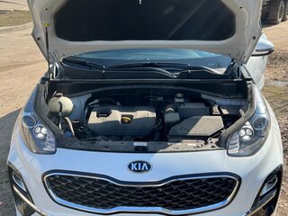 2018 Kia Sportage IV Рестайлинг, белый, 2450000 рублей, вид 3