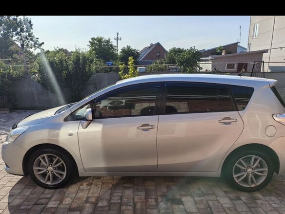 2010 Toyota Verso I, серебристый, 1100000 рублей - вид 10