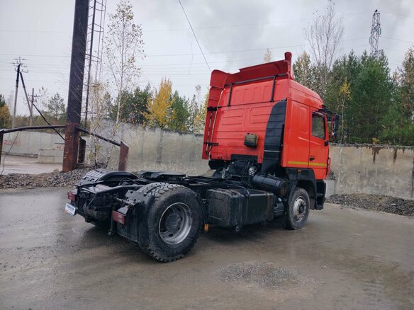 2023 МАЗ 5440, красный, 2467000 рублей - вид 2