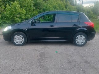 2013 Nissan Tiida I Рестайлинг, чёрный, 730000 рублей, вид 4