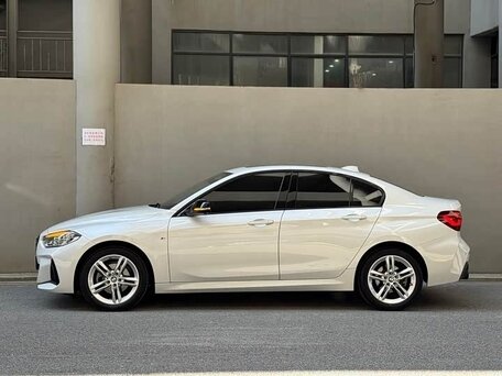 2023 BMW 1 серии 120i III (F52) Рестайлинг, белый, 1770000 рублей, вид 5
