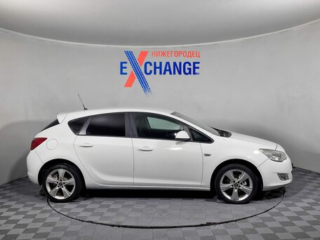 2011 Opel Astra J, белый, 529000 рублей, вид 4