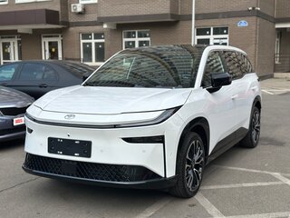 2026 Toyota bZ3X 58.3 kWh, серебристый, 2950000 рублей, вид 2