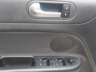 2011 Volkswagen Golf Plus II, жёлтый, 700000 рублей, вид 4