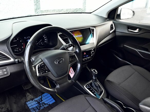 2018 Hyundai Solaris II, серебристый, 1105000 рублей - вид 15