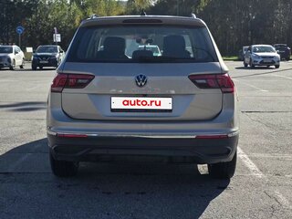 2021 Volkswagen Tiguan II Рестайлинг, коричневый, 2430000 рублей, вид 4