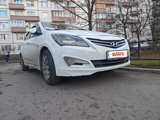 2015 Hyundai Solaris I Рестайлинг, белый, 495000 рублей, вид 2