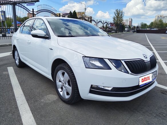 2020 Skoda Octavia III (A7) Рестайлинг, белый - вид 1