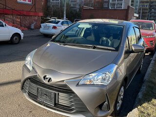 2019 Toyota Vitz III (XP130) Рестайлинг 2, бежевый, 1200000 рублей, вид 2
