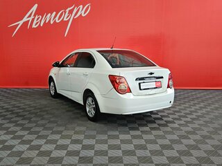 2014 Chevrolet Aveo II, белый, 289000 рублей, вид 3