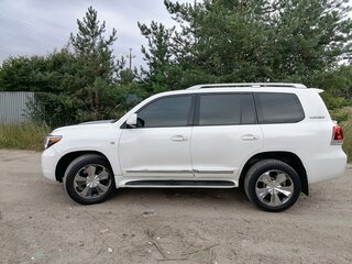 2010 Toyota Land Cruiser 200 Series, белый, 3190000 рублей, вид 2