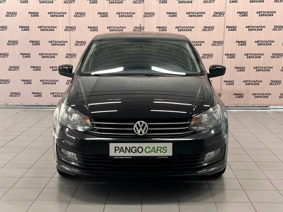 2017 Volkswagen Polo V Рестайлинг, чёрный, 858000 рублей - вид 1