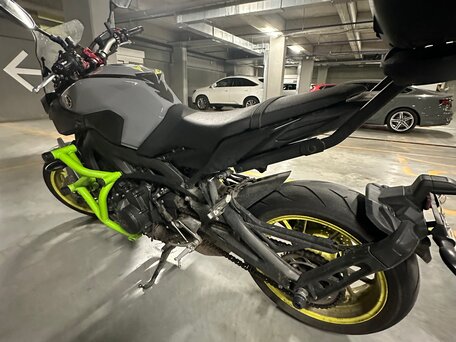 2017 Yamaha MT-09 (FZ-09), серый, 950000 рублей, вид 2