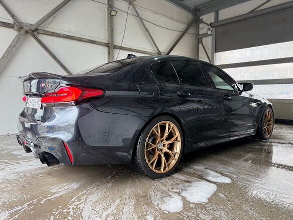 2019 BMW M5 Competition VI (F90), серый, 9500000 рублей - вид 3