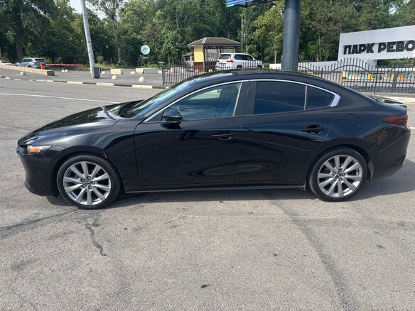 2020 Mazda 3 IV (BP), чёрный, 2050000 рублей - вид 4
