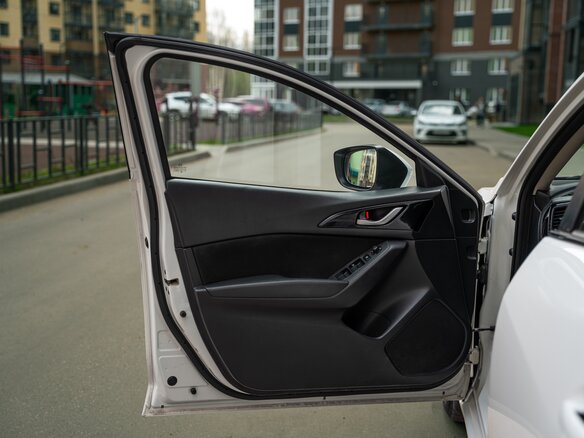 2013 Mazda 3 III (BM), белый, 1250000 рублей - вид 11
