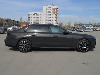 2022 BMW 7 серии 735i VII (G70), серый, 9500000 рублей, вид 5