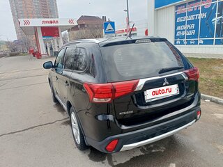 2015 Mitsubishi Outlander III Рестайлинг 2, чёрный, 1700000 рублей, вид 4