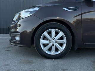 2015 Kia Rio III Рестайлинг, коричневый, 999000 рублей, вид 5