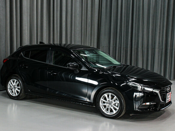 2019 Mazda Axela III Рестайлинг, чёрный, 1380000 рублей - вид 7