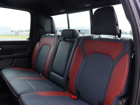 2026 Ram 1500 Quad Cab V Рестайлинг, оранжевый, 8910000 рублей - вид 36