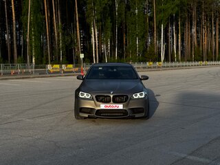 2013 BMW M5 V (F10) Рестайлинг, серый, 3490000 рублей, вид 3