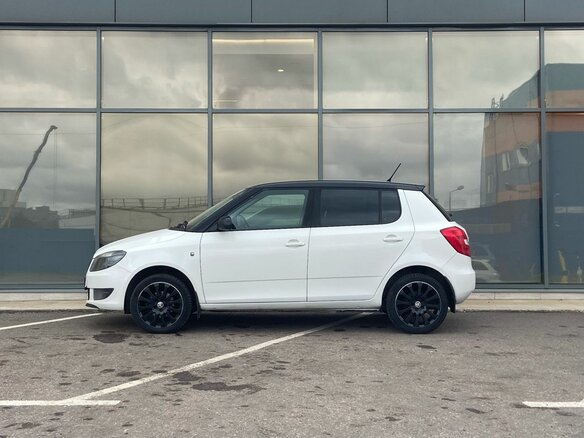2014 Skoda Fabia II Рестайлинг, белый, 547000 рублей - вид 5