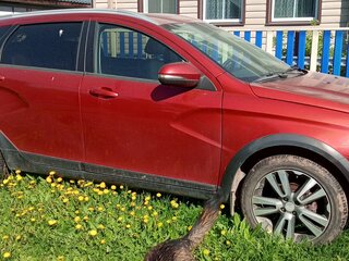 2018 Lada (ВАЗ) Vesta SW Cross I, красный, 925000 рублей, вид 3