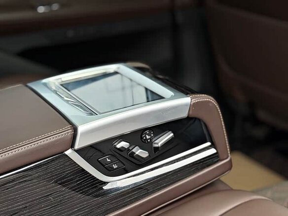 2021 BMW 7 серии 730i VI (G11/G12) Рестайлинг, чёрный, 6277926 рублей - вид 19