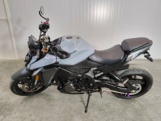 2022 Suzuki GSX-S 1000, серый, 1049000 рублей, вид 4