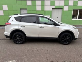 2019 Toyota RAV4 IV (XA40) Рестайлинг, белый, 2870000 рублей, вид 1