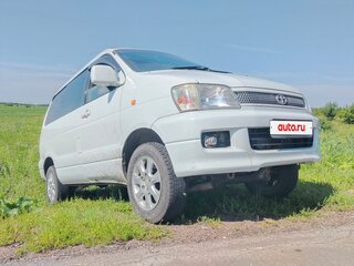 1997 Toyota Town Ace Noah III, белый, 570000 рублей, вид 2