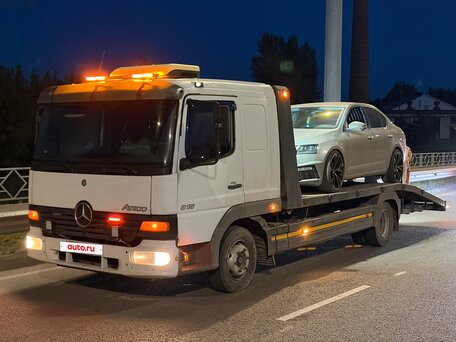 1999 Mercedes-Benz Atego, белый, 2600000 рублей, вид 1