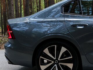 2021 Volvo S60 III, серый, 3650000 рублей, вид 4