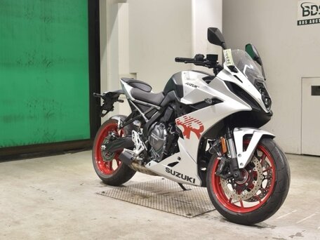 2024 Suzuki GSX-8R, серебристый, 884000 рублей, вид 3