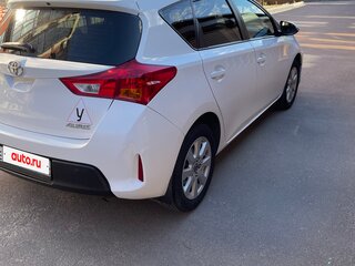 2014 Toyota Auris II, белый, 1450000 рублей, вид 4