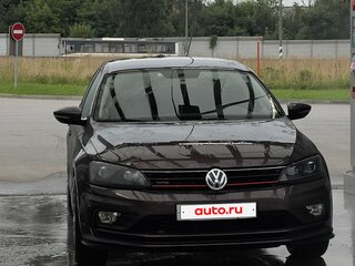 2015 Volkswagen Jetta VI Рестайлинг, коричневый, 1100000 рублей, вид 1