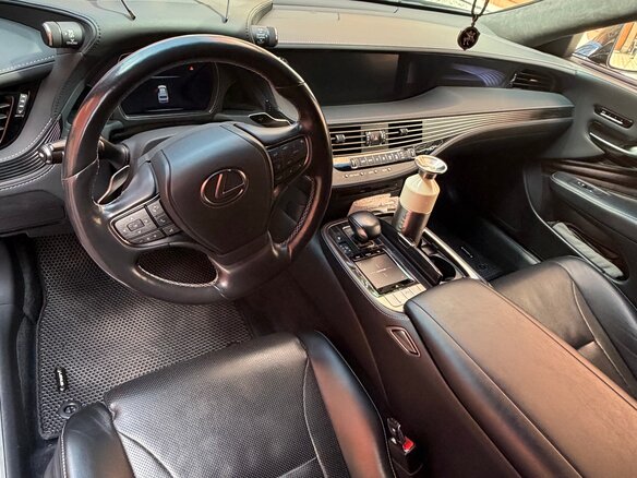 2020 Lexus LS 500 V, чёрный, 6900000 рублей - вид 3