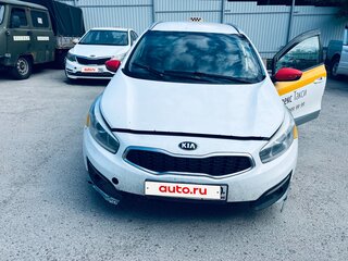 2017 Kia Ceed II Рестайлинг, белый, 470000 рублей, вид 3
