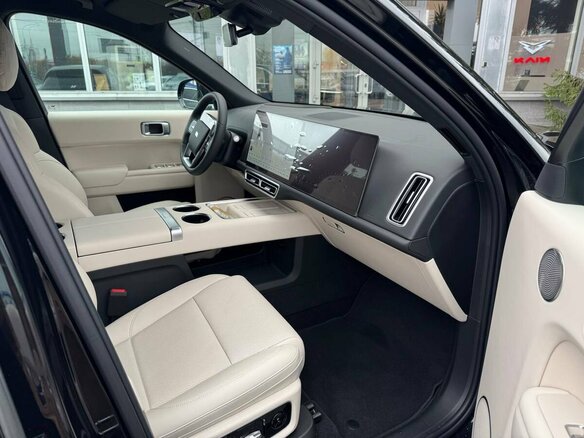 2025 Li Auto (Lixiang) L9 52.3 kWh I Рестайлинг, чёрный, 9550000 рублей - вид 17