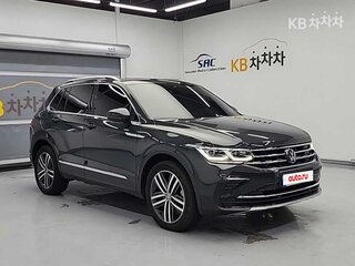 2023 Volkswagen Tiguan II Рестайлинг, чёрный, 3342000 рублей, вид 2