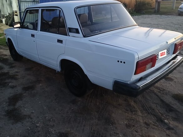 2003 Lada (ВАЗ) 2105, белый, 65000 рублей - вид 6